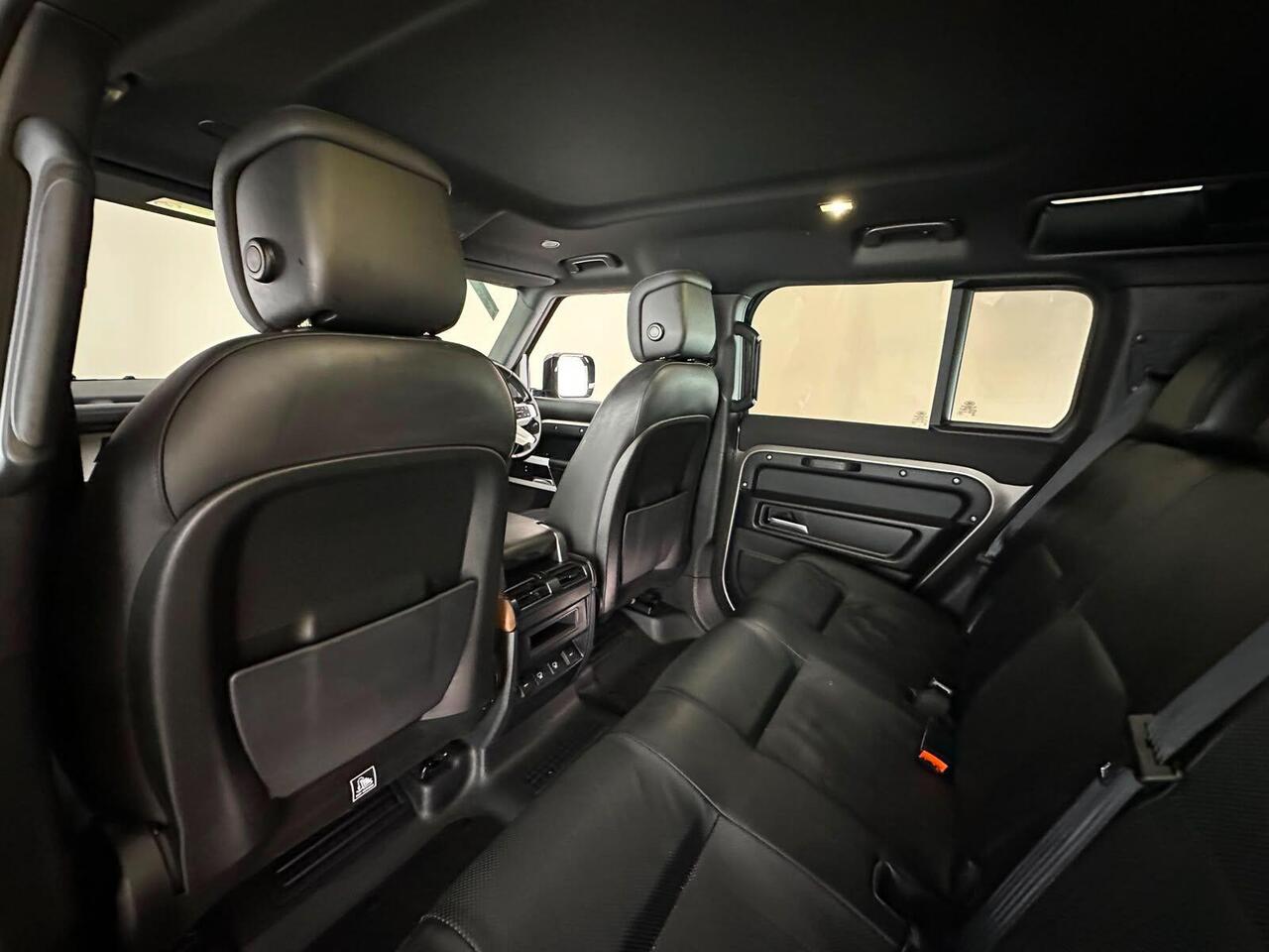 Land Rover Defender 110 FH71KKZ