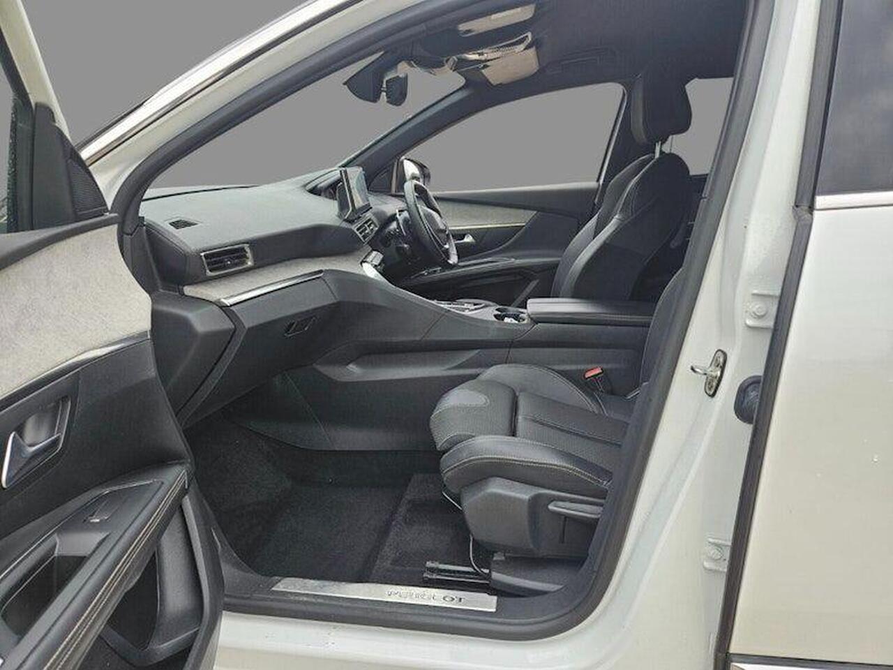 Peugeot 5008 DL23VUJ