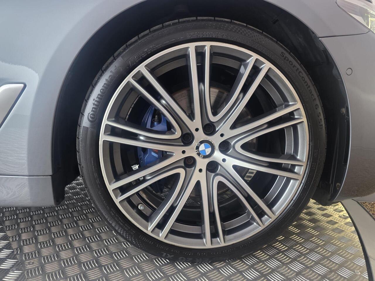 BMW 5 Series YK18JUW