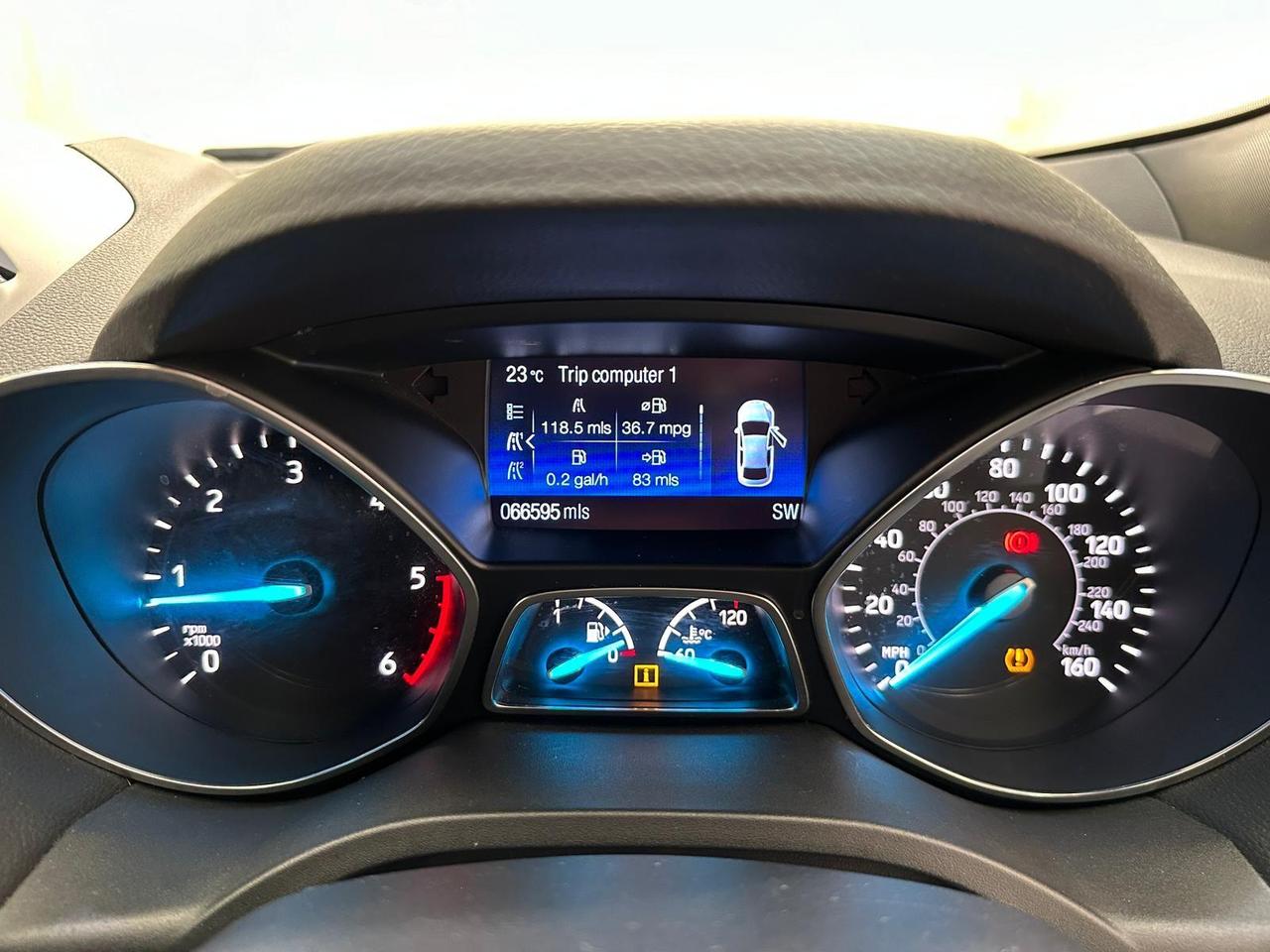 Ford Kuga AY17NRV