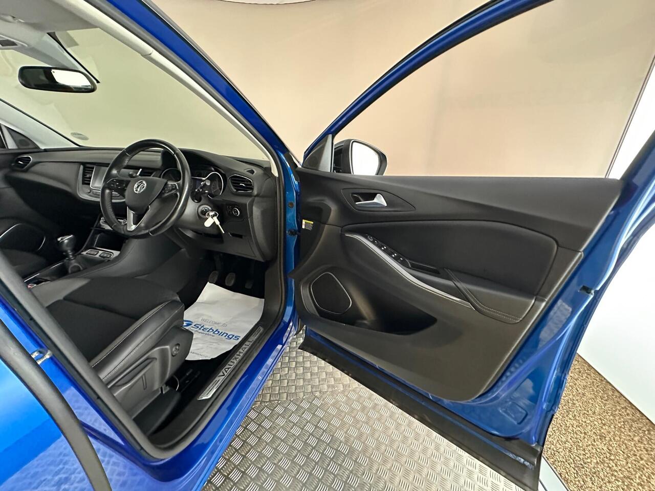 Vauxhall Grandland X DT69YHN