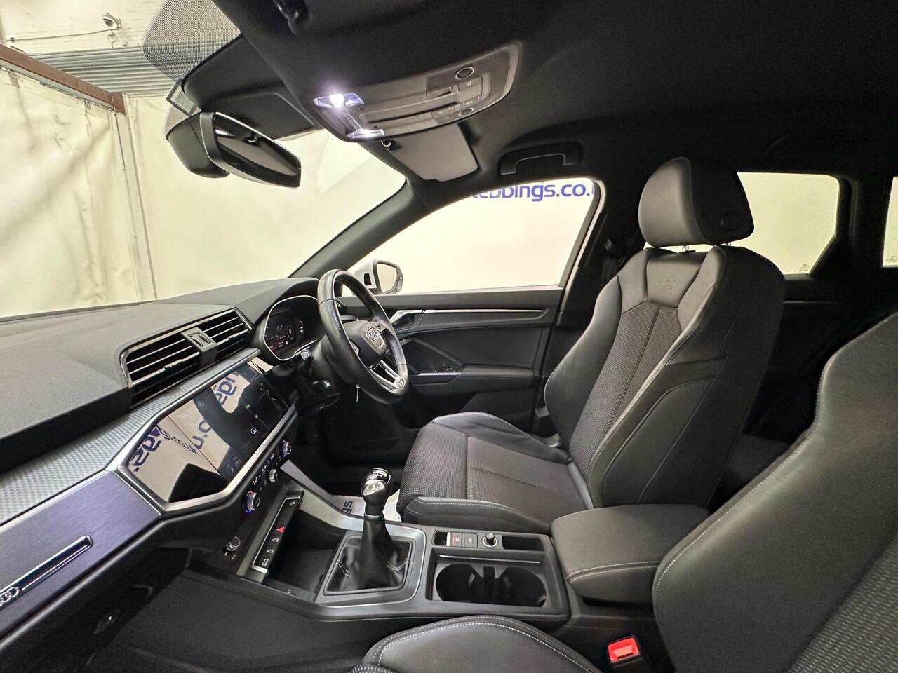 Audi Q3 ST21LJF