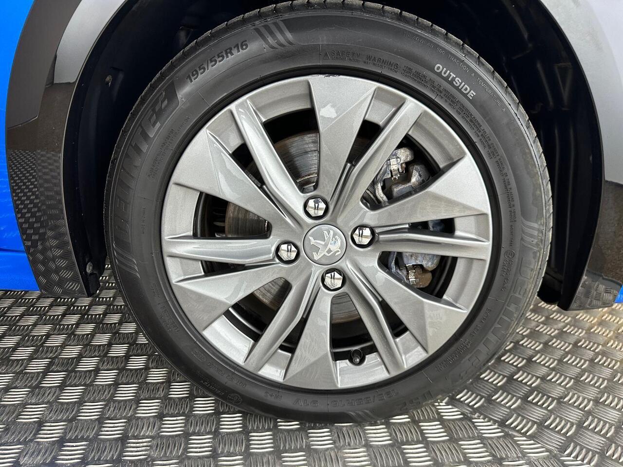 Peugeot E-208 SM71FXD