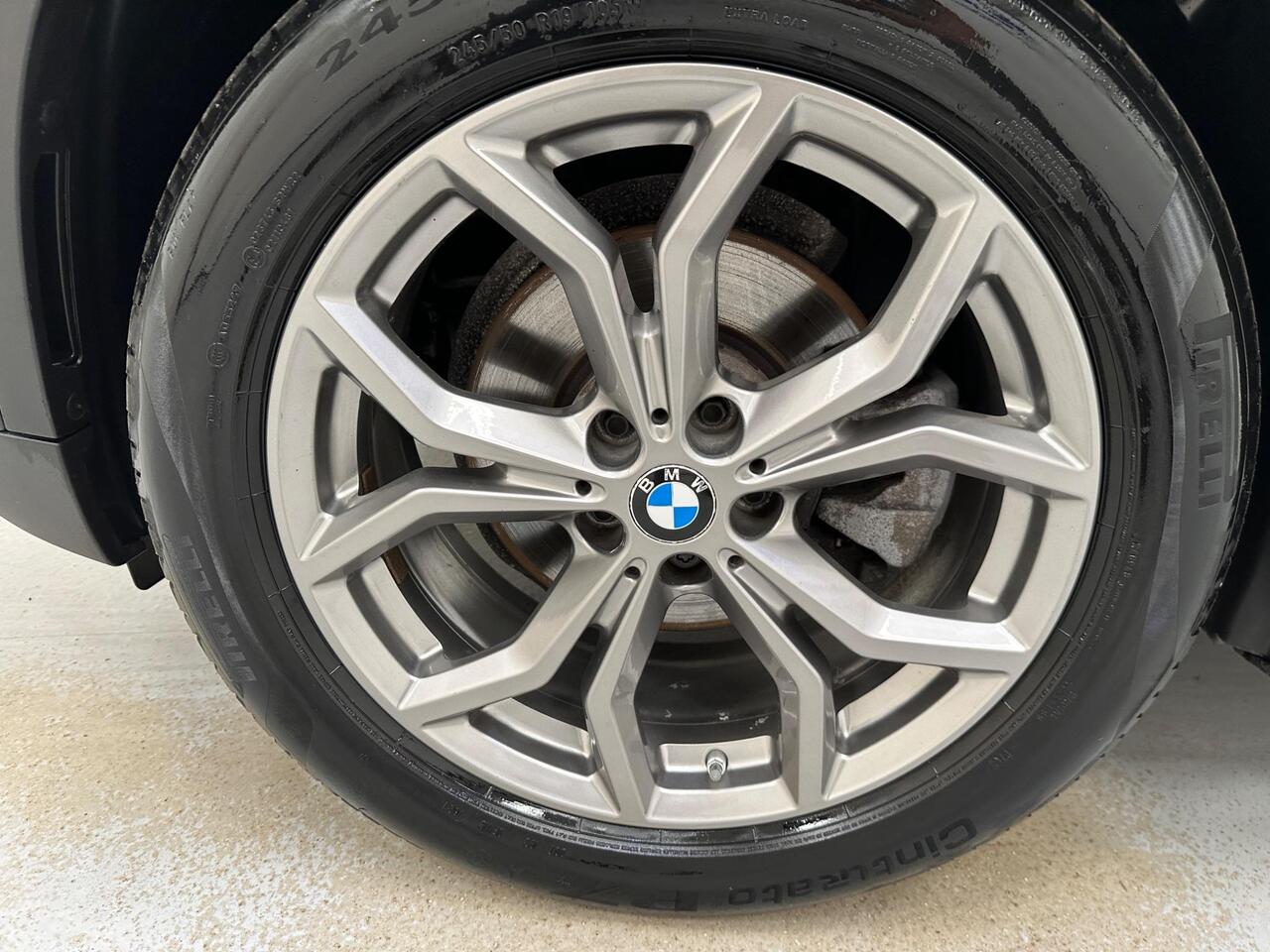 BMW X3 AJ68MVC