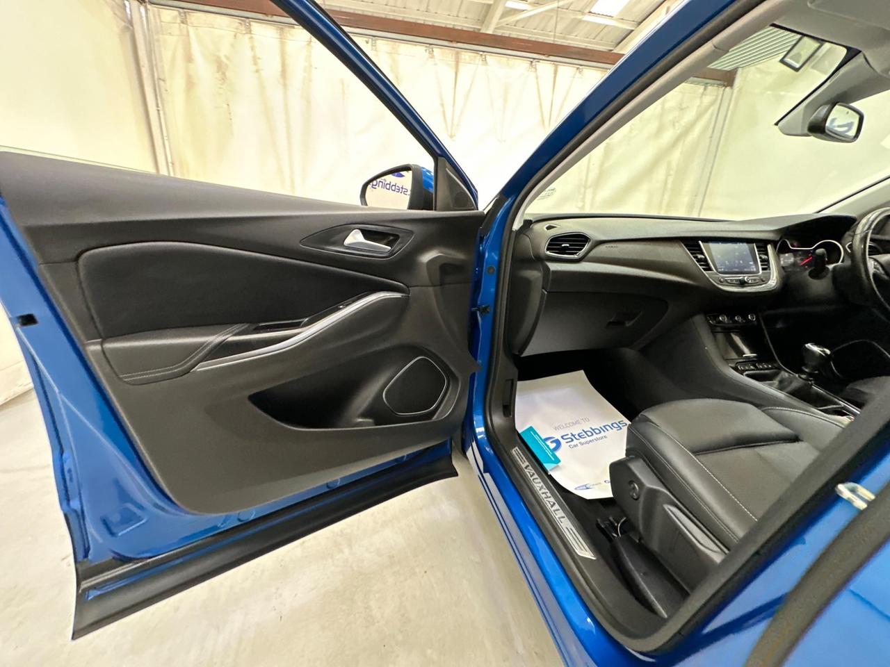 Vauxhall Grandland X FE19SZZ