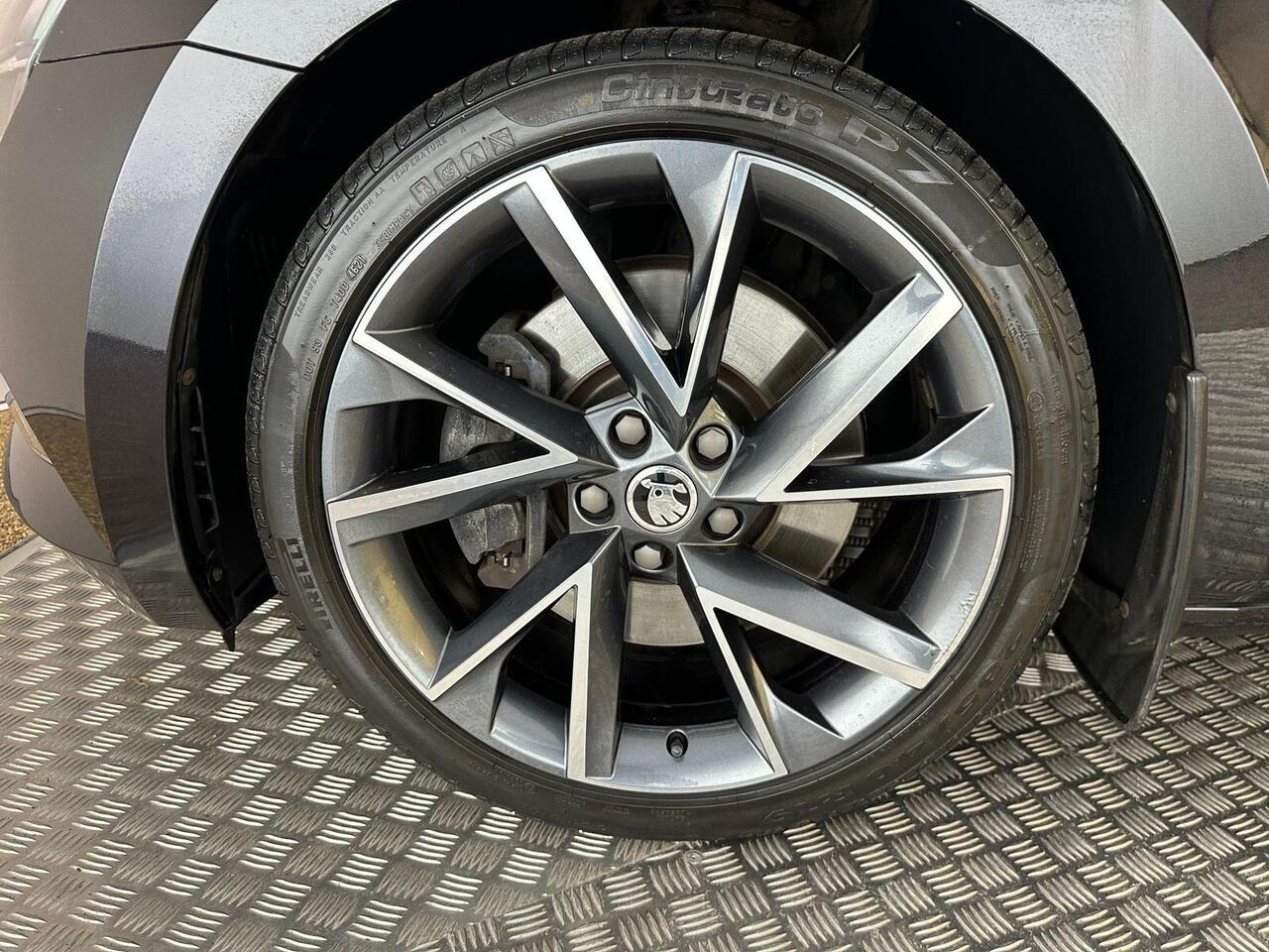 Skoda Superb AX17GDE