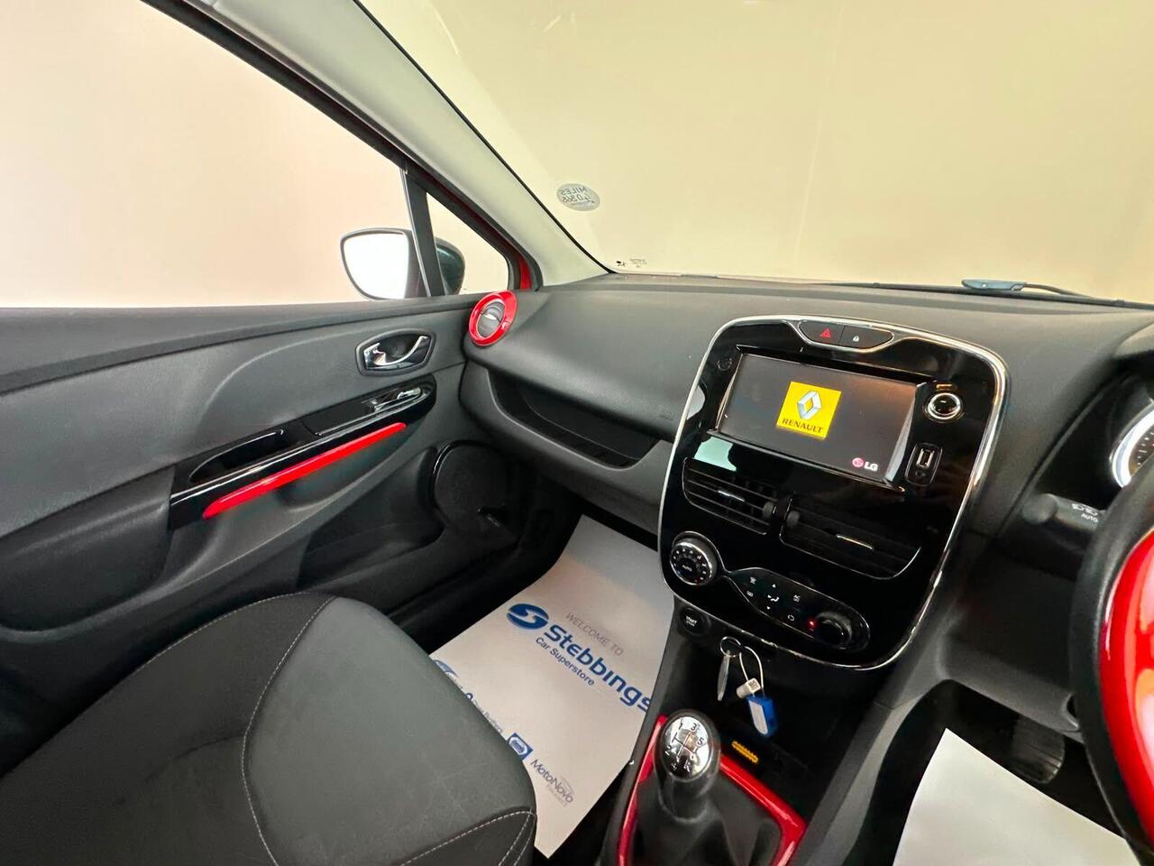 Renault Clio LO64FZP