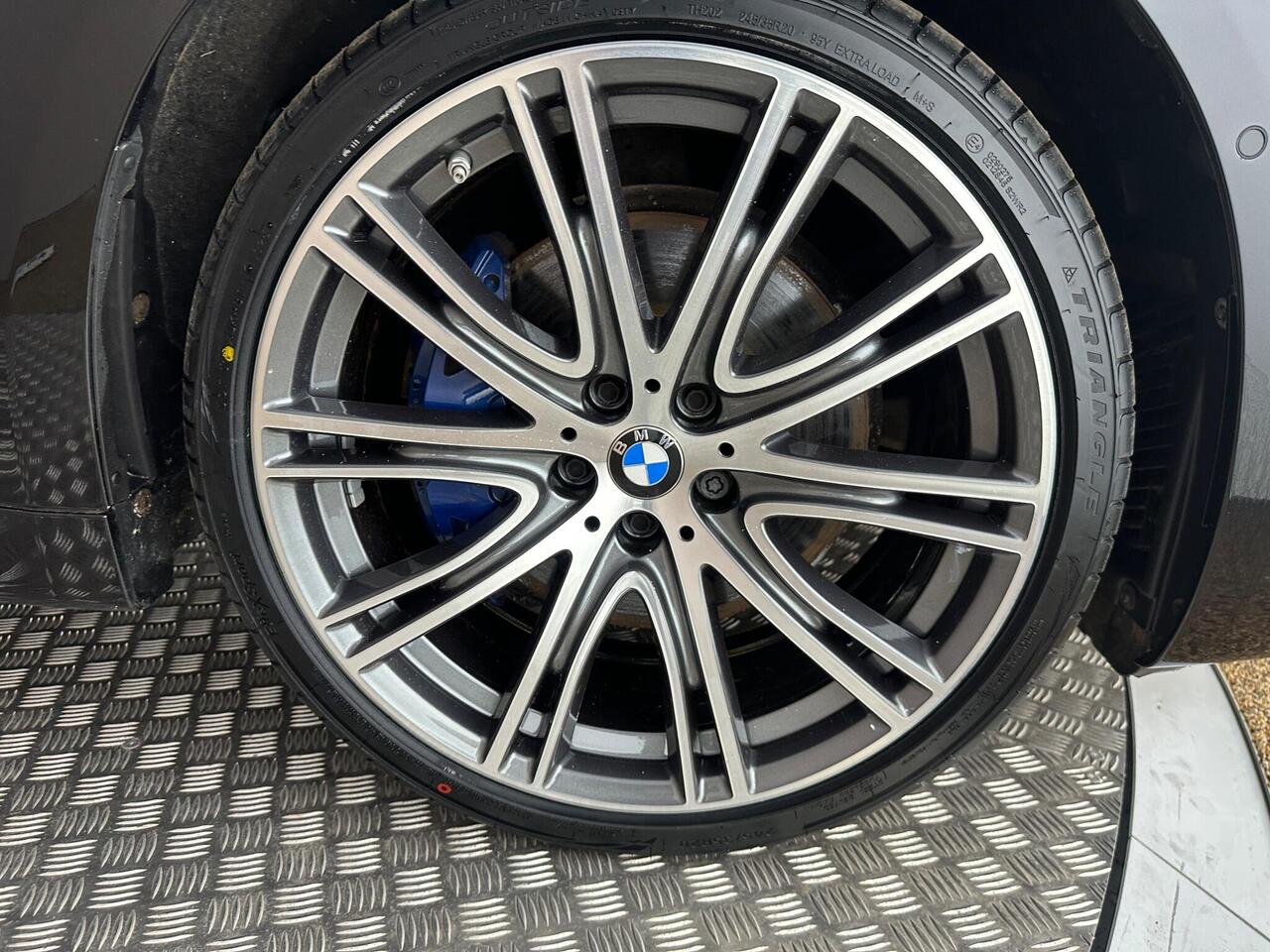 BMW 5 Series LO69YFR