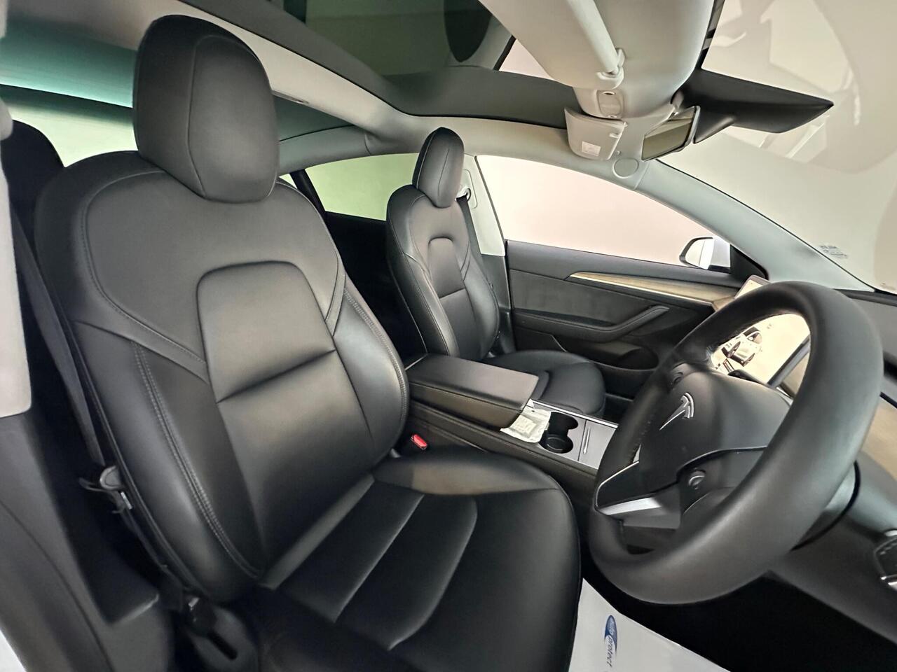 Tesla Model 3 AF72UUV