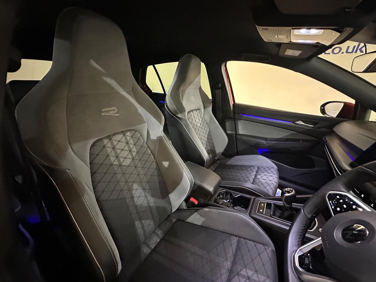 Volkswagen Golf AO22OUP
