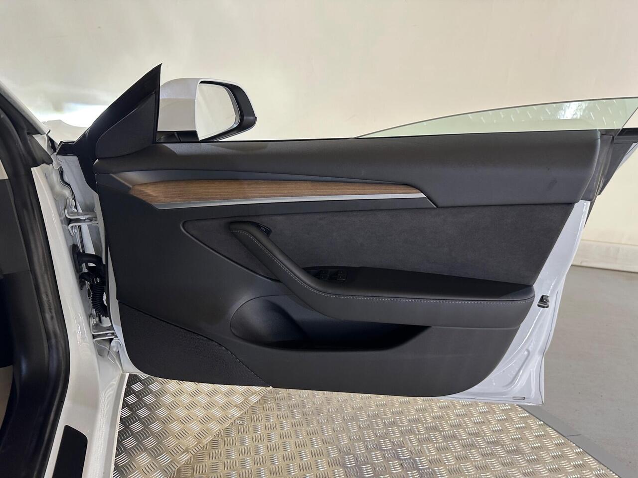 Tesla Model 3 MA71ZTX