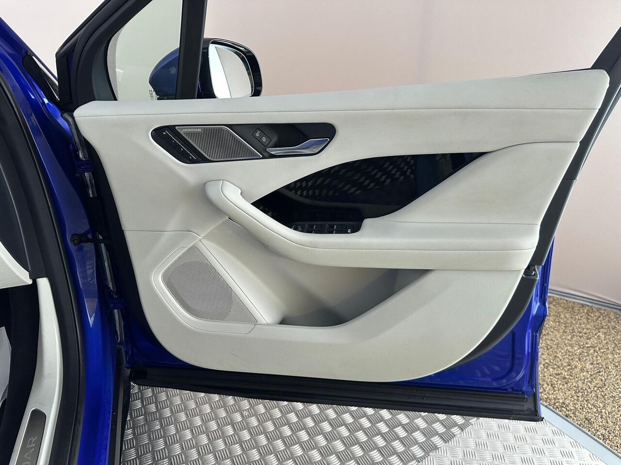 Jaguar I-PACE OE69KTP