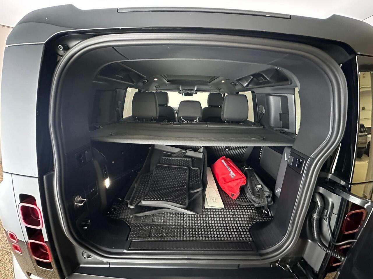 Land Rover Defender 110 FJ25GUH