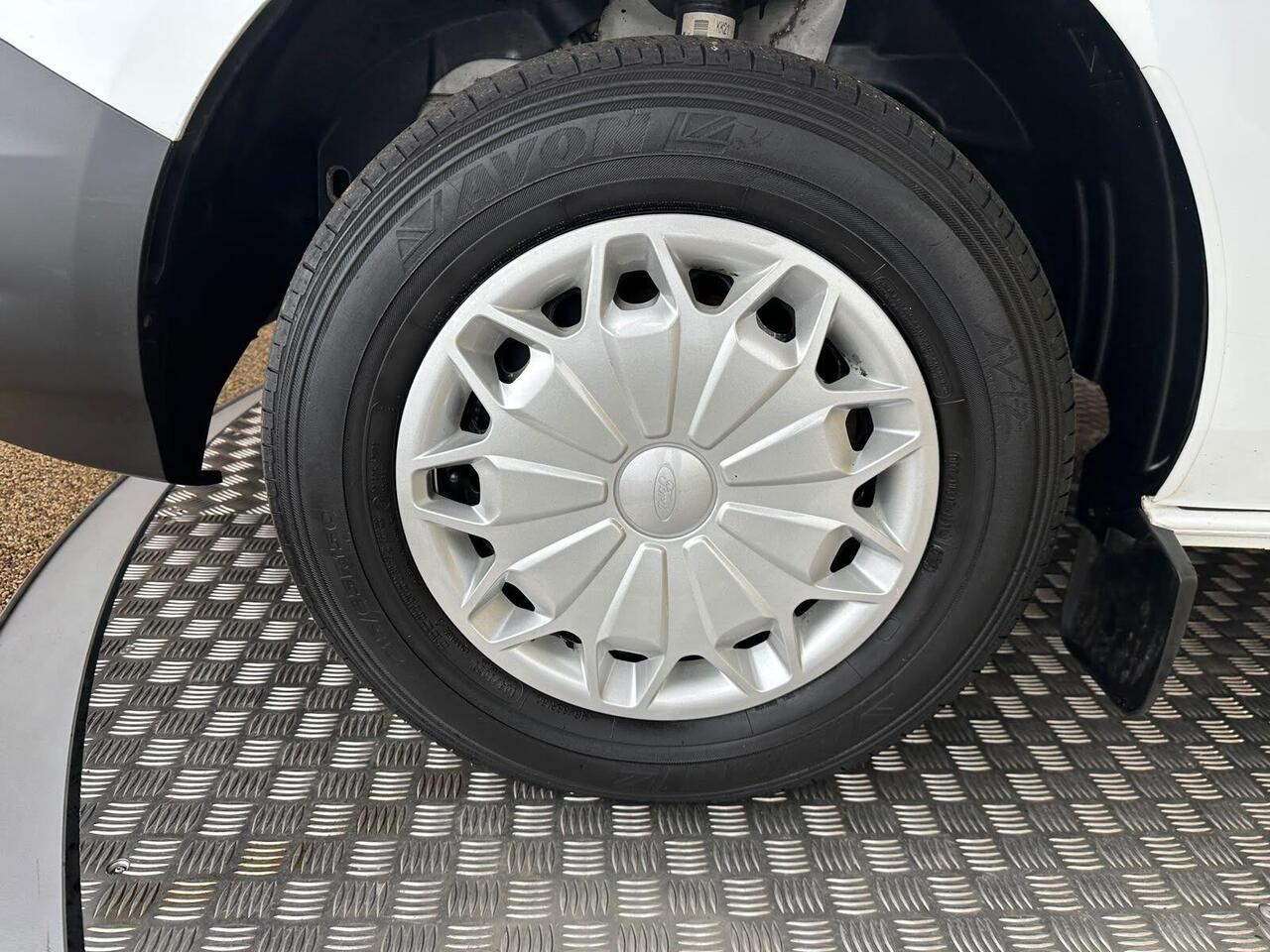 Ford Transit Custom MA71VUM