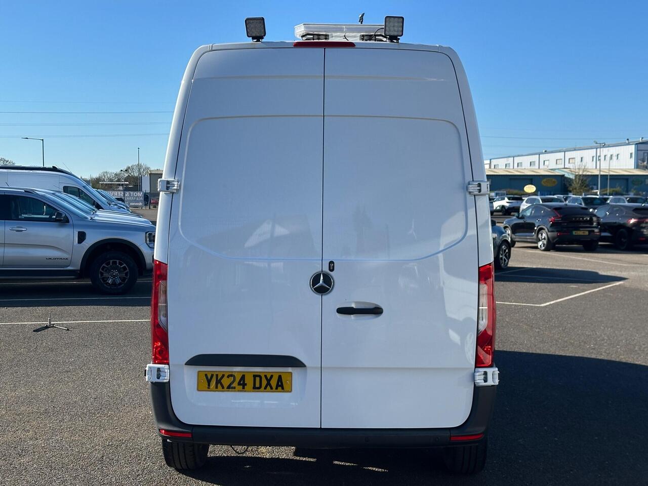 Mercedes-Benz Sprinter YK24DXA