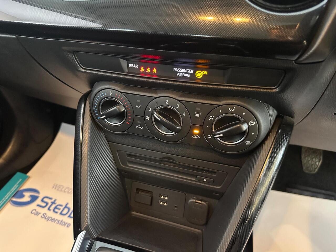 Mazda Mazda2 AV17RWZ