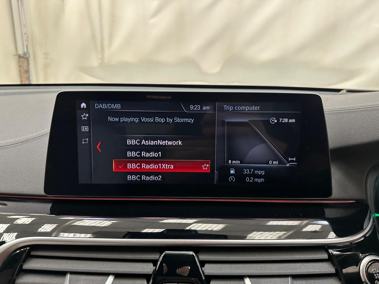 BMW 6 Series Gran Turismo YD68SYZ