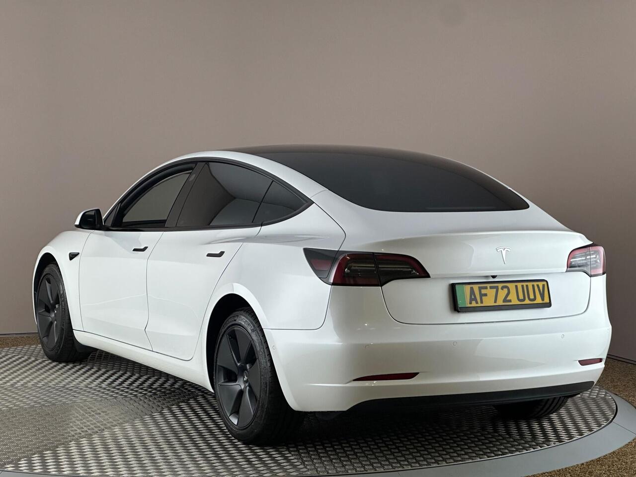 Tesla Model 3 AF72UUV