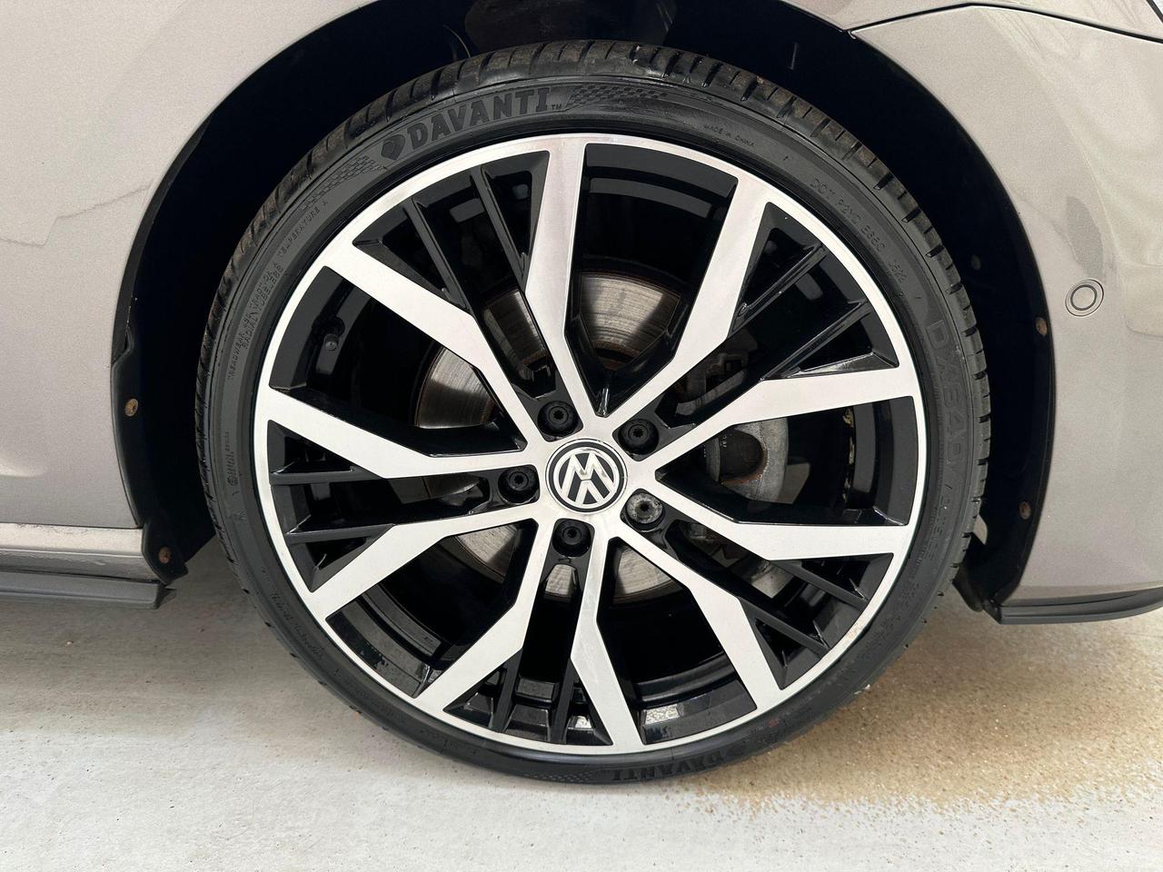 Volkswagen Golf DG14UAA