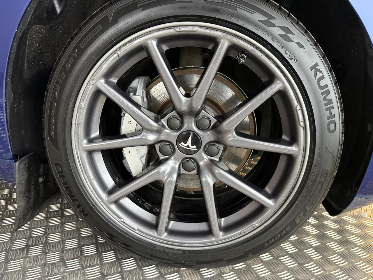 Tesla Model 3 GJ69FKO