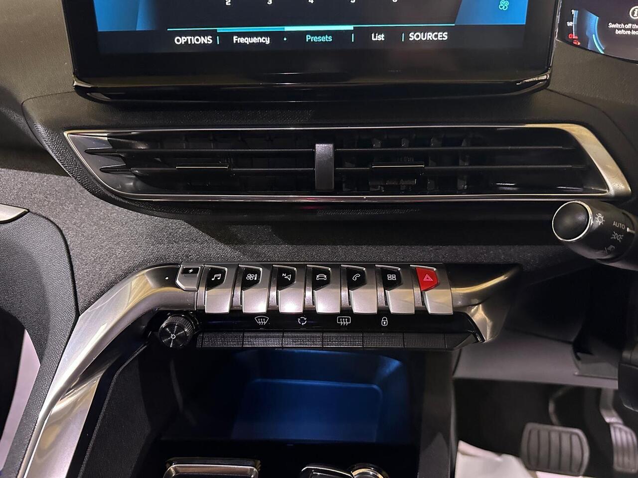 Peugeot 3008 VU22OOX