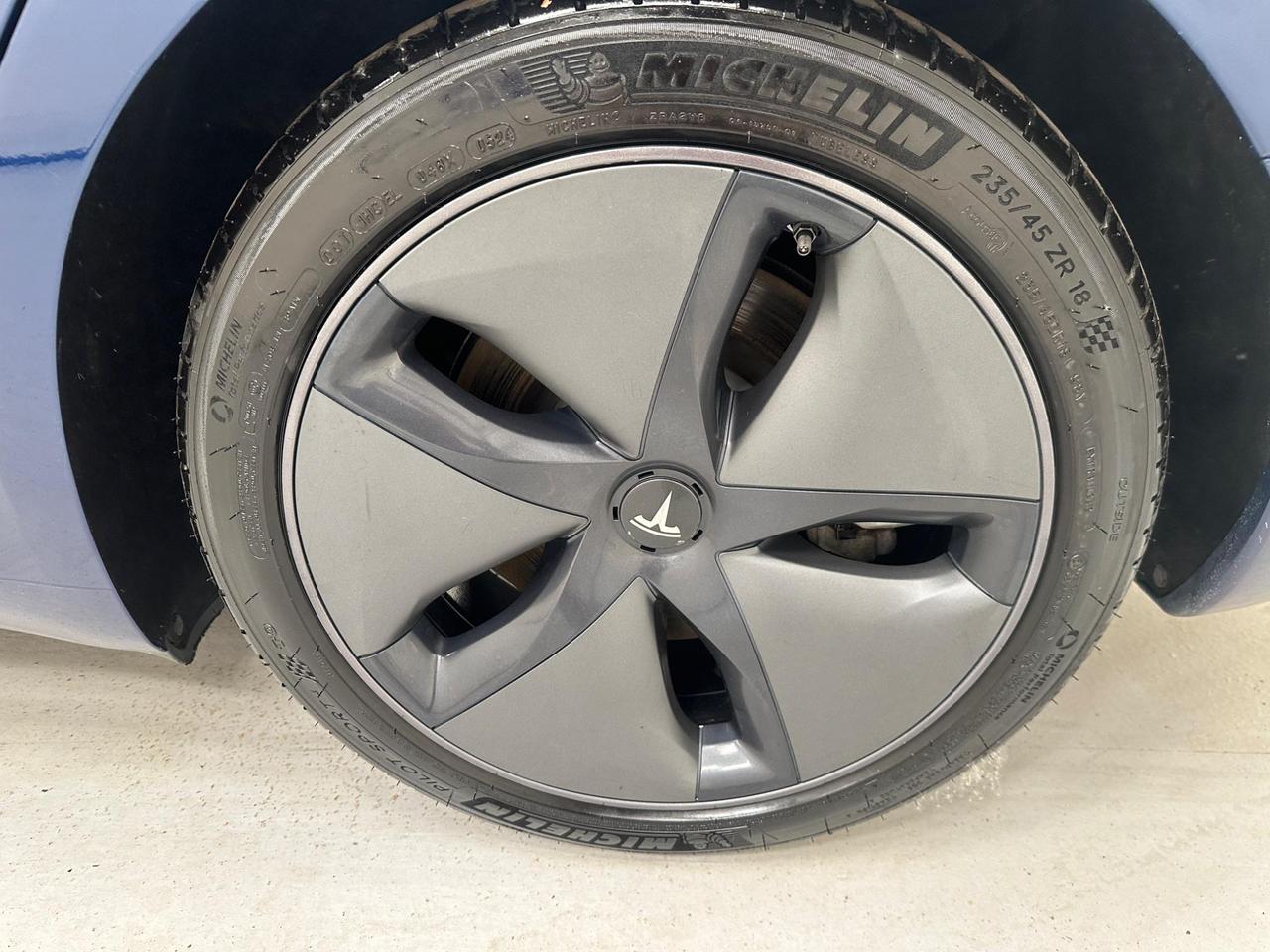 Tesla Model 3 AK20CWM