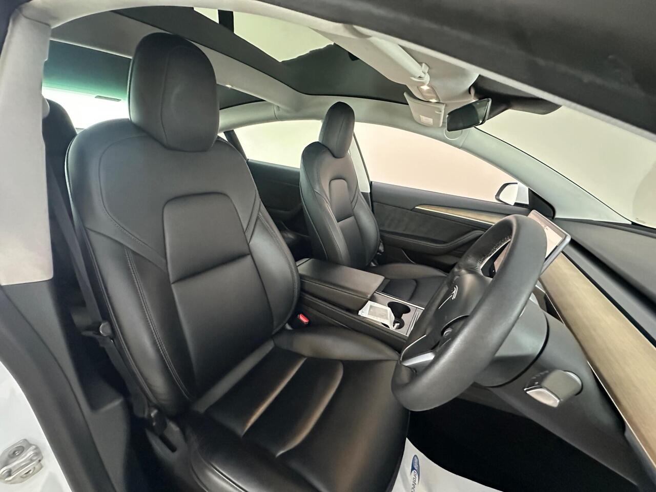 Tesla Model 3 AF72VLG