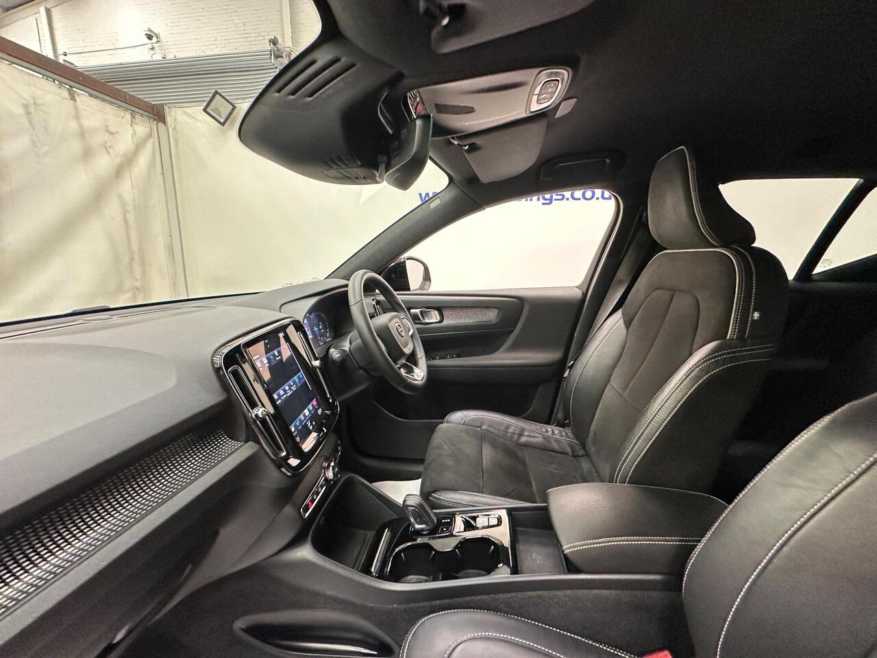 Volvo XC40 YT22VKE