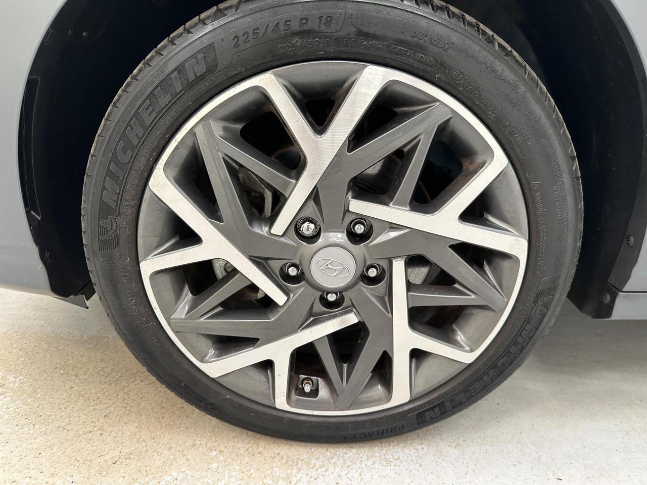 Hyundai KONA DU71YMC