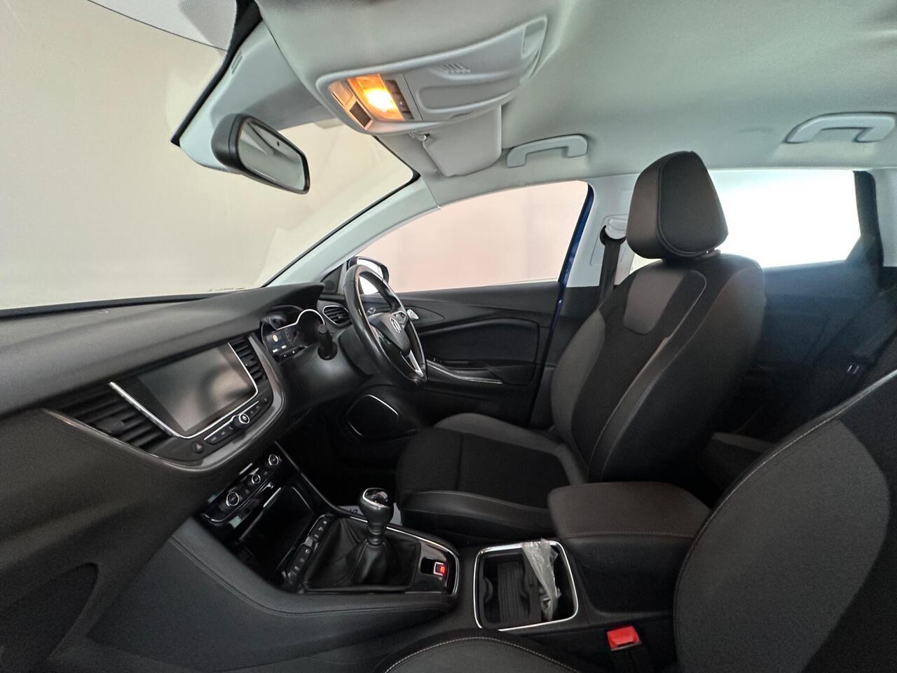 Vauxhall Grandland X LS69BKJ