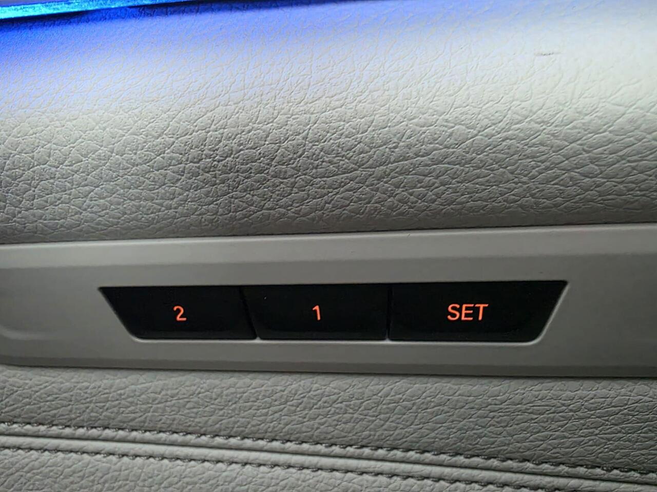 BMW 5 Series YK18JUW