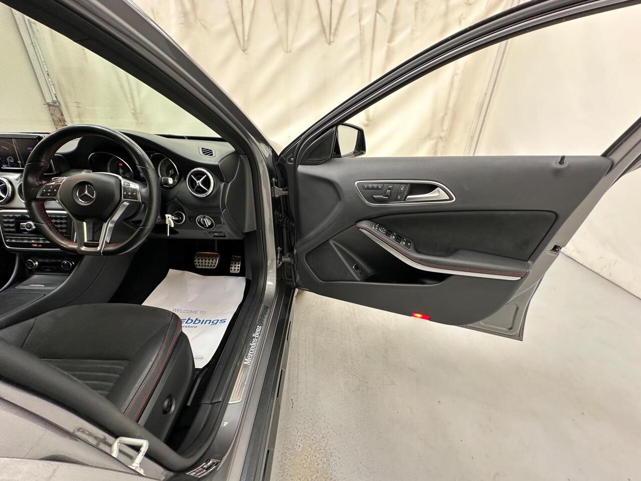 Mercedes-Benz GLA EY15HRN