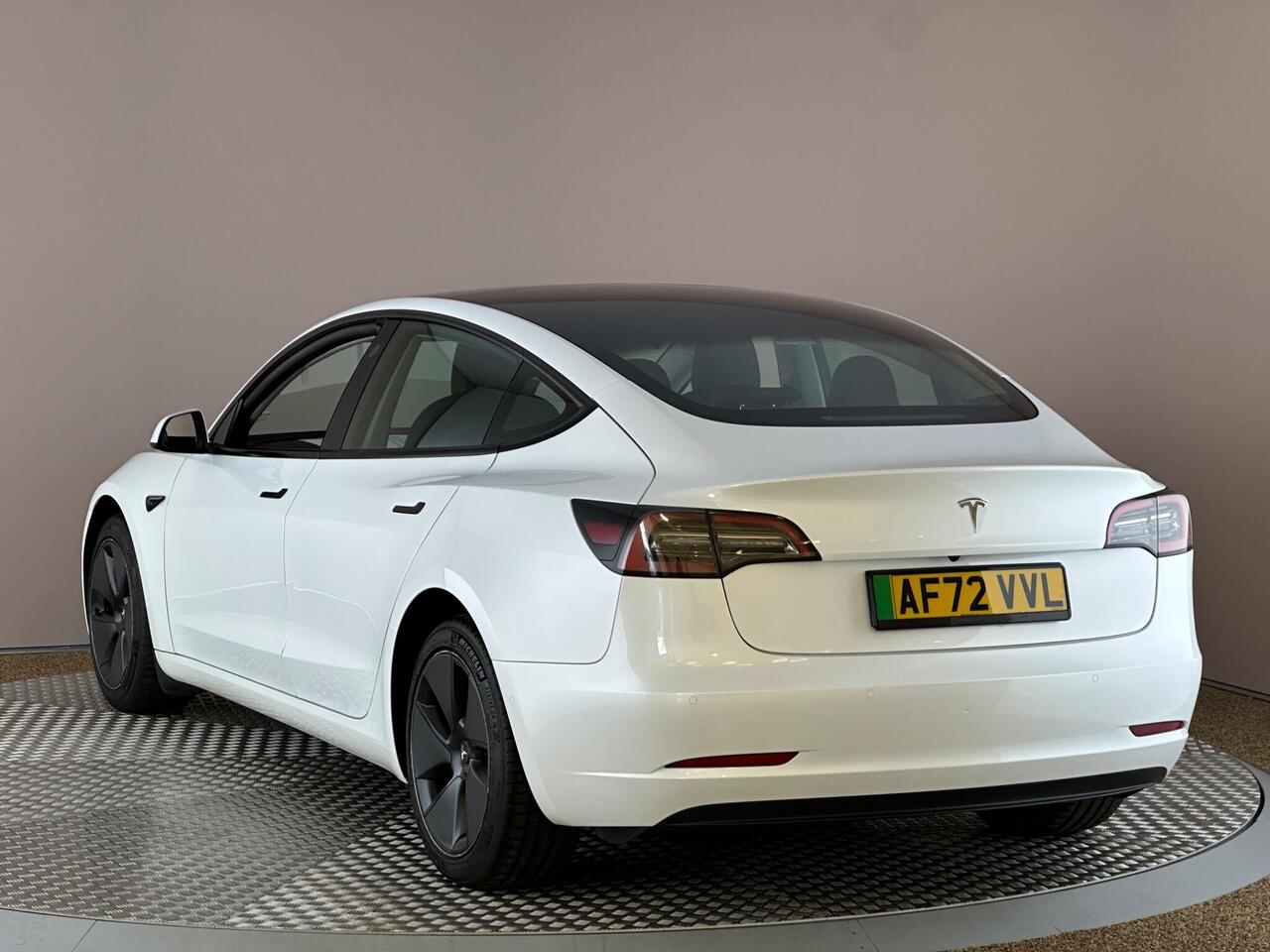 Tesla Model 3 AF72VVL