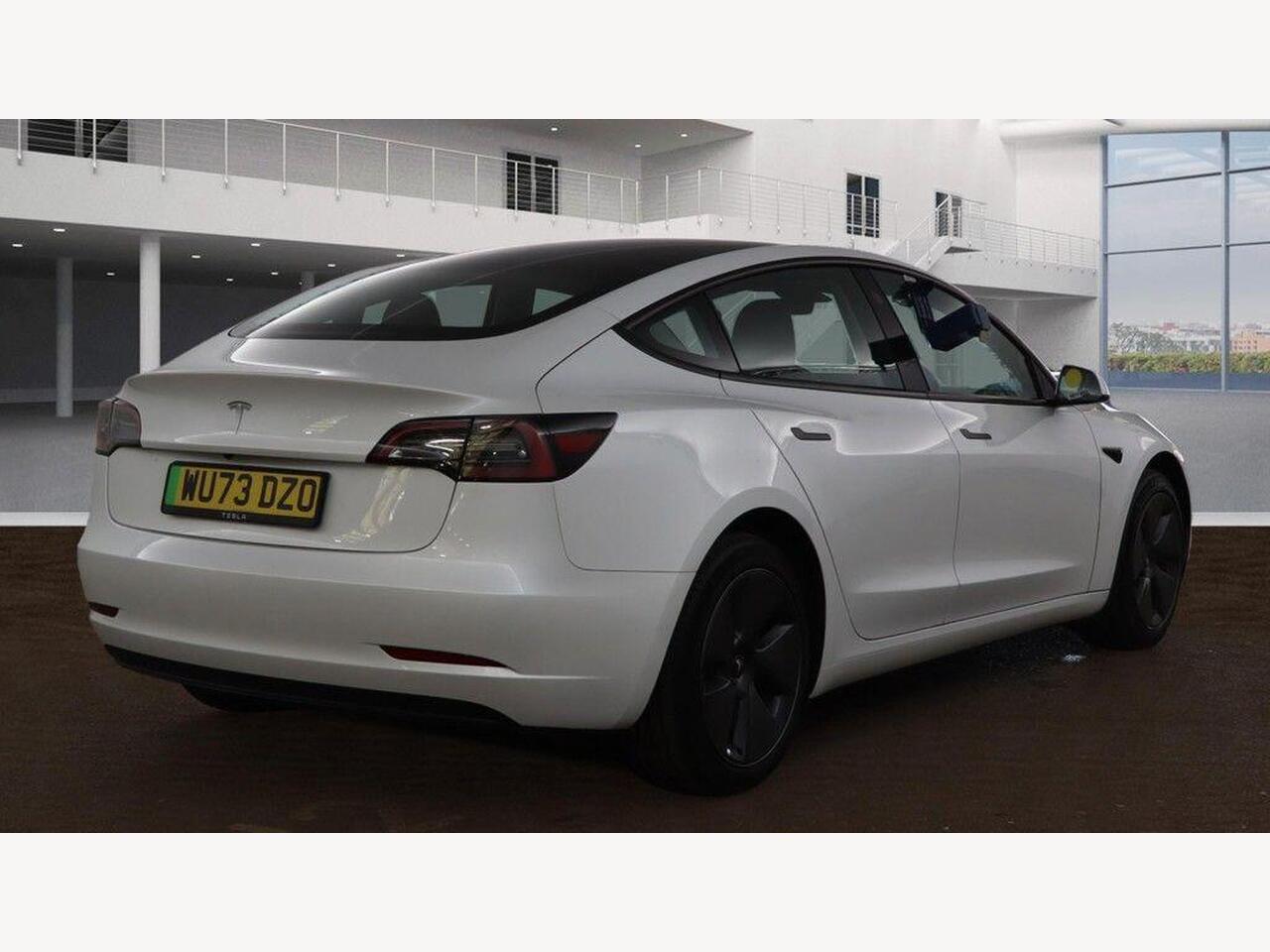 Tesla Model 3 WU73DZO