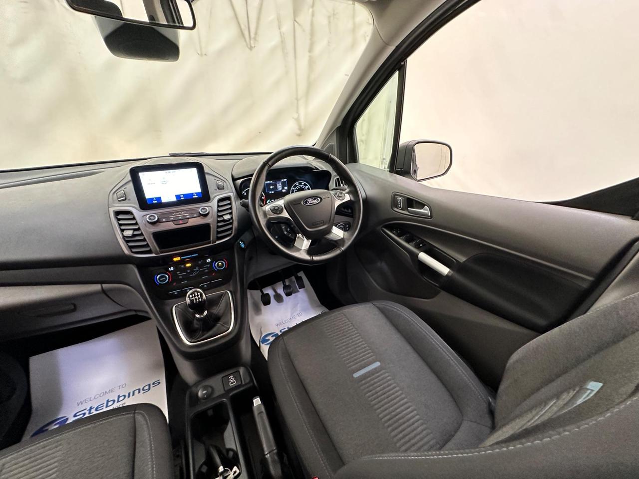 Ford Grand Tourneo Connect CN22PDZ