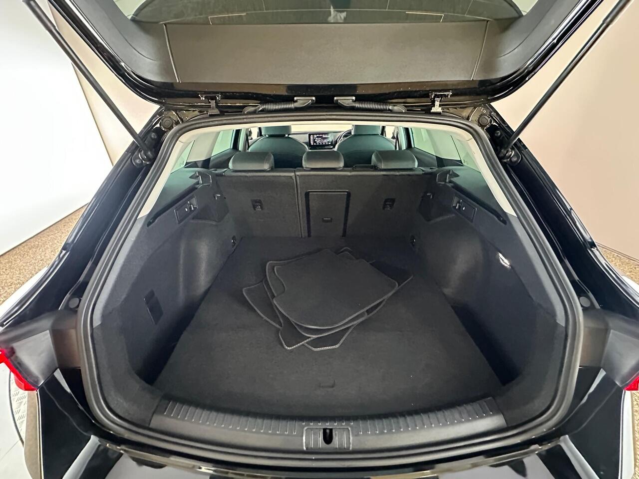 SEAT Leon YO24KGG