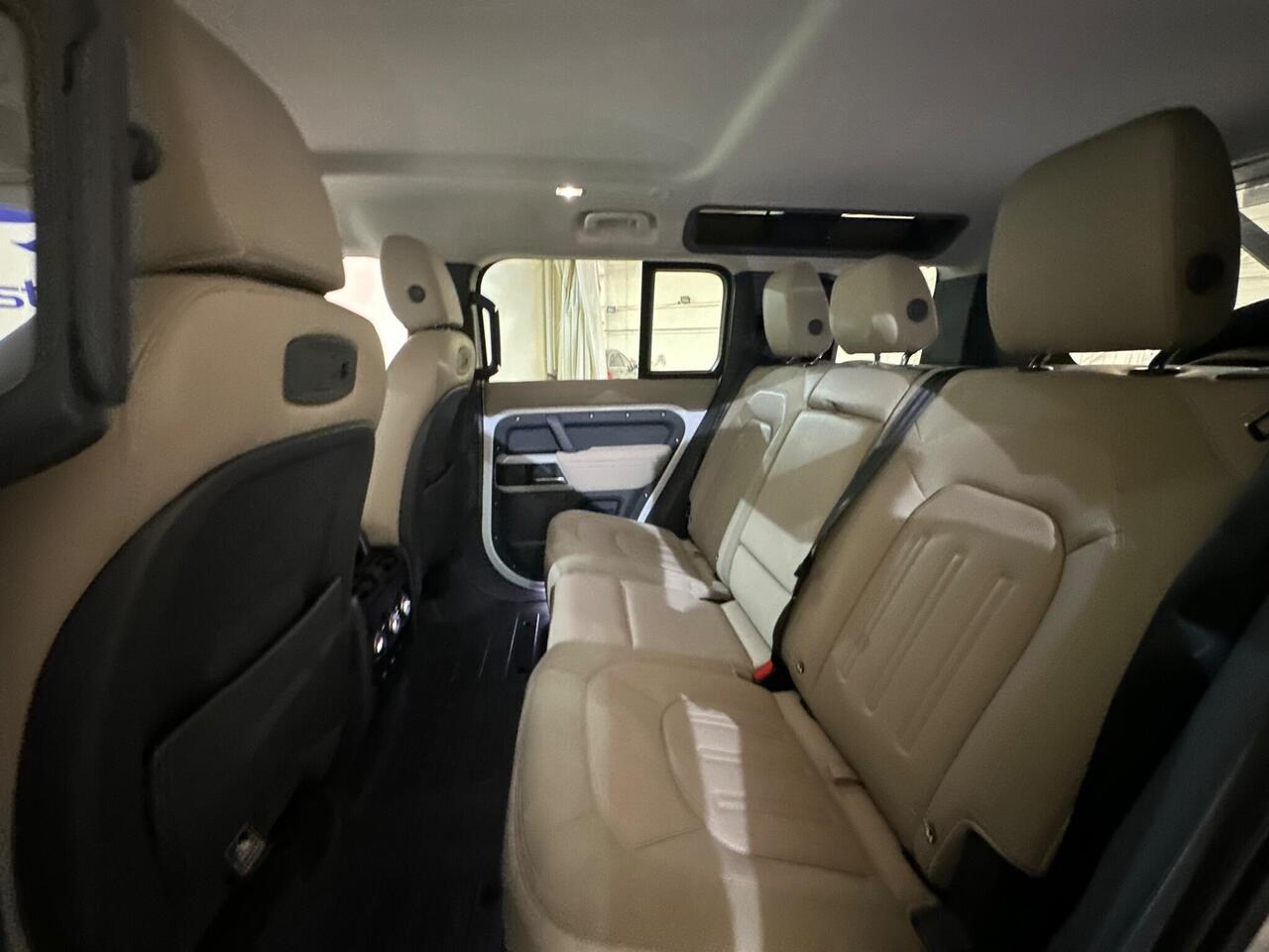 Land Rover Defender 110 OY20YDU