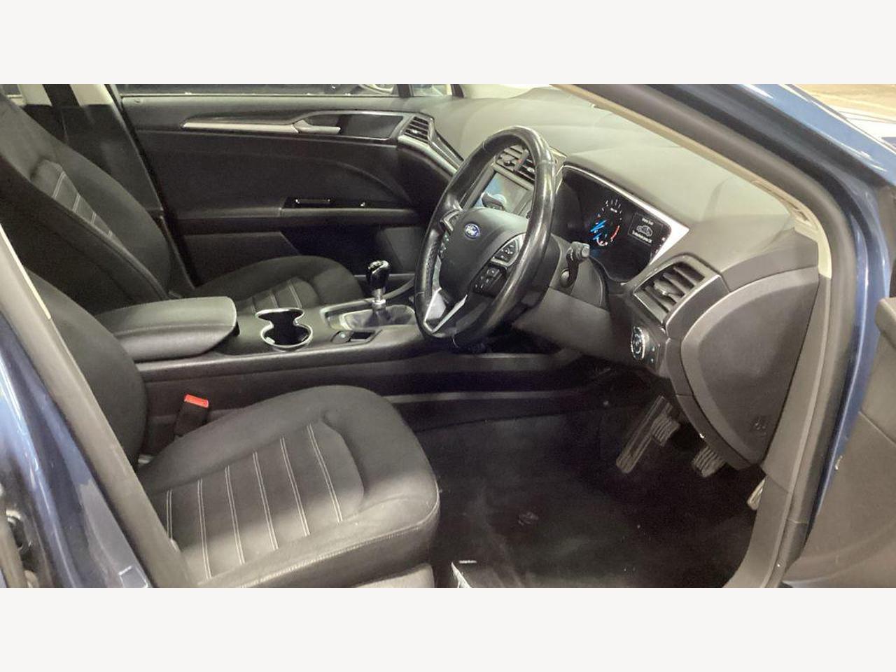 Ford Mondeo AJ70FJD