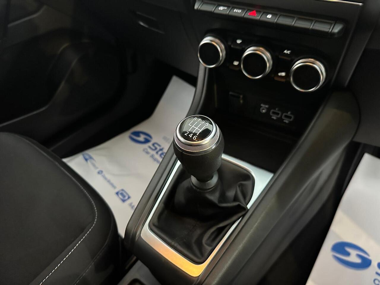 Renault Captur YE71OBN