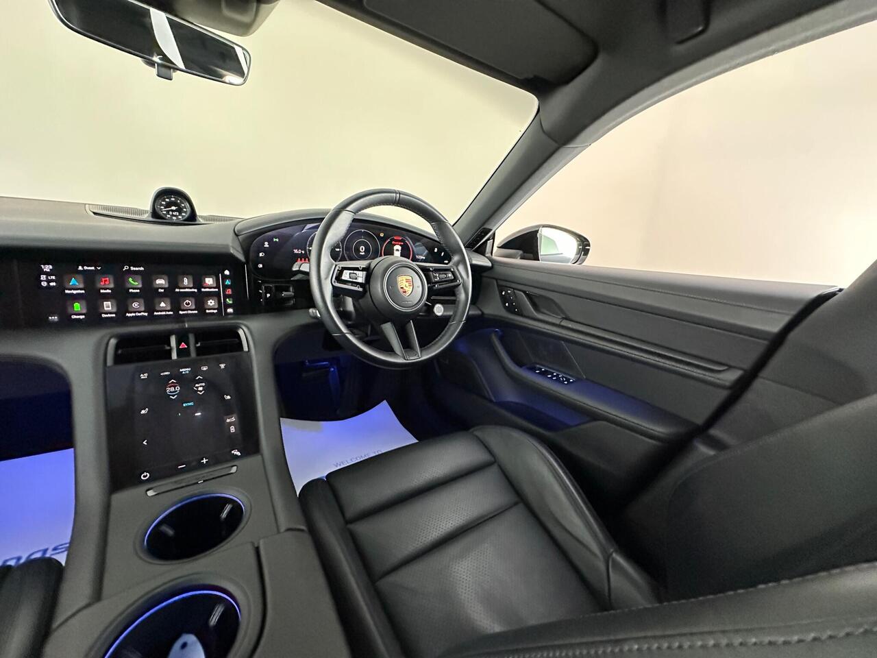 Porsche Taycan YX73ZWJ