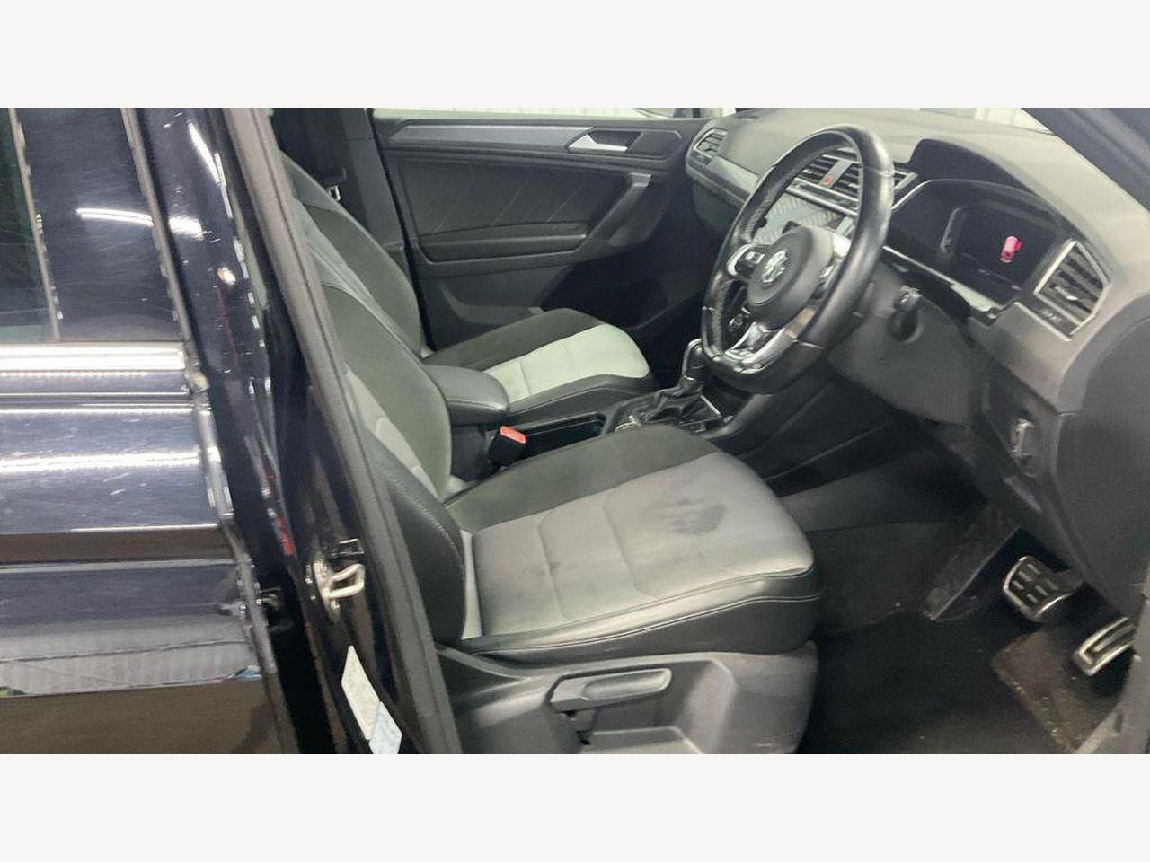 Volkswagen Tiguan KW69VUB