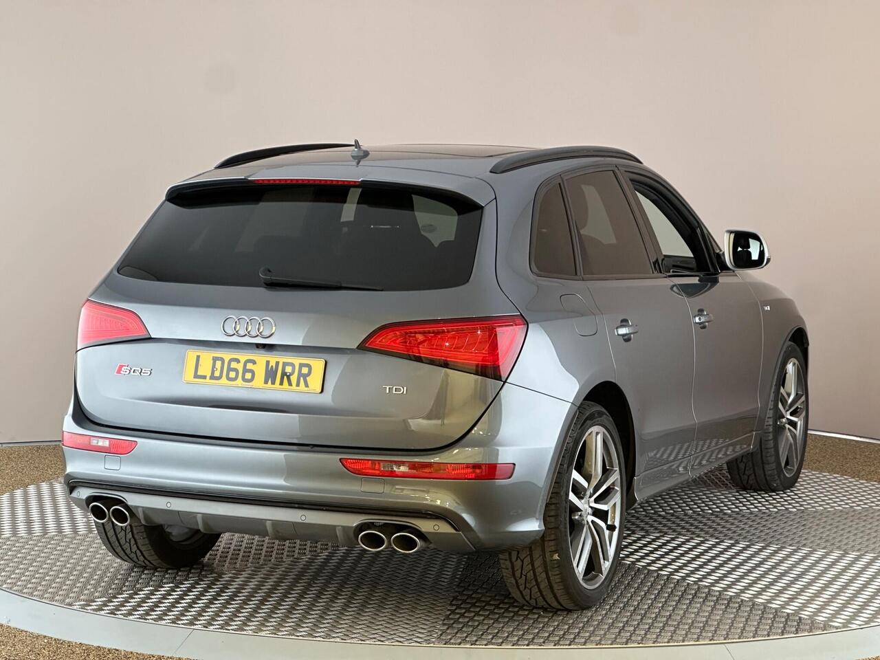 Audi SQ5 LD66WRR
