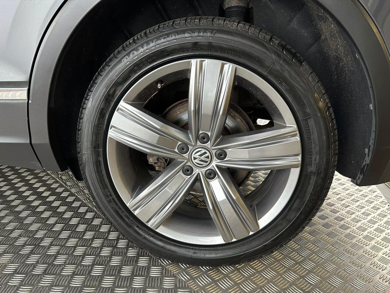 Volkswagen Tiguan KV19OKL