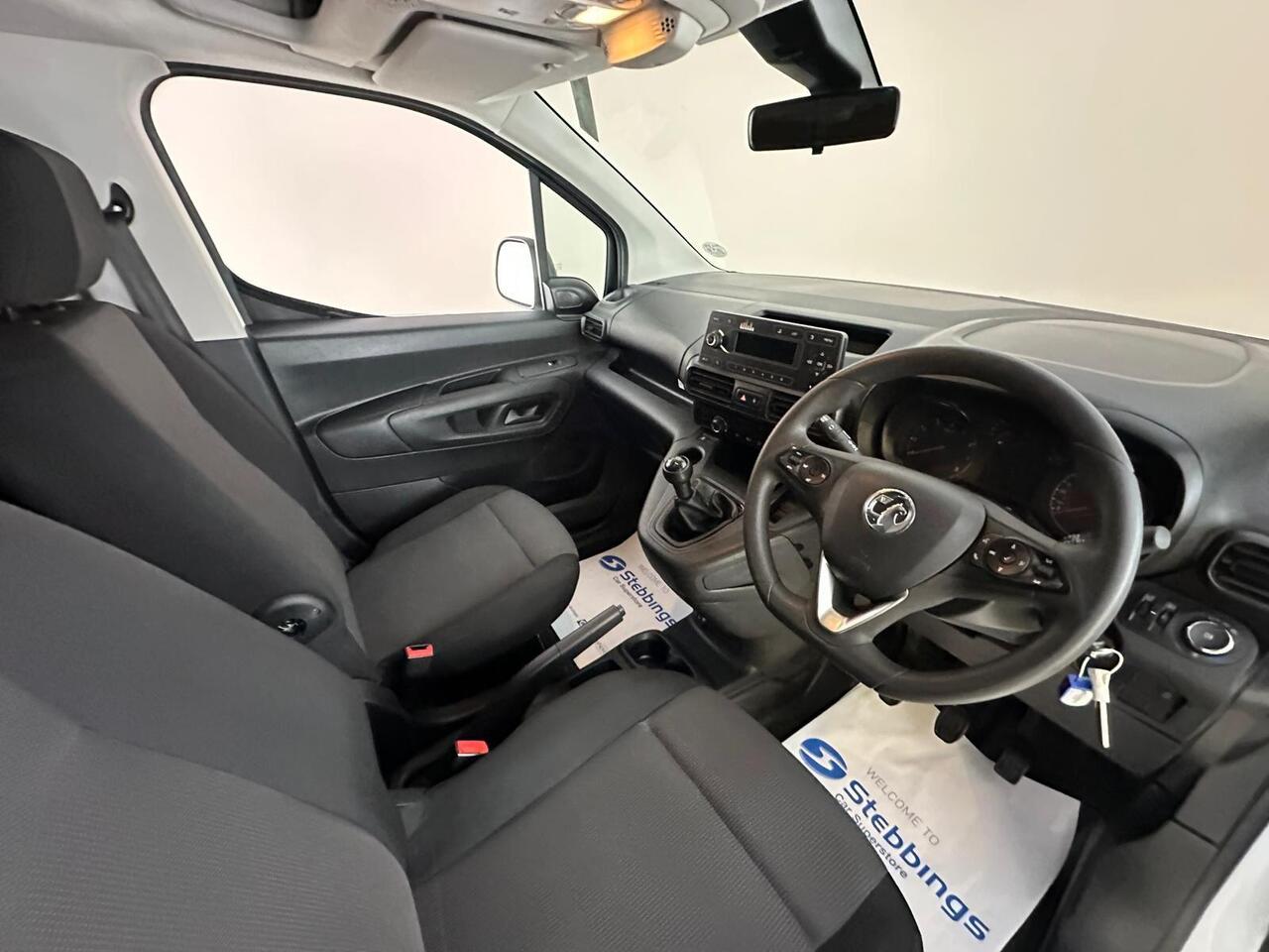 Vauxhall Combo FE70OOB