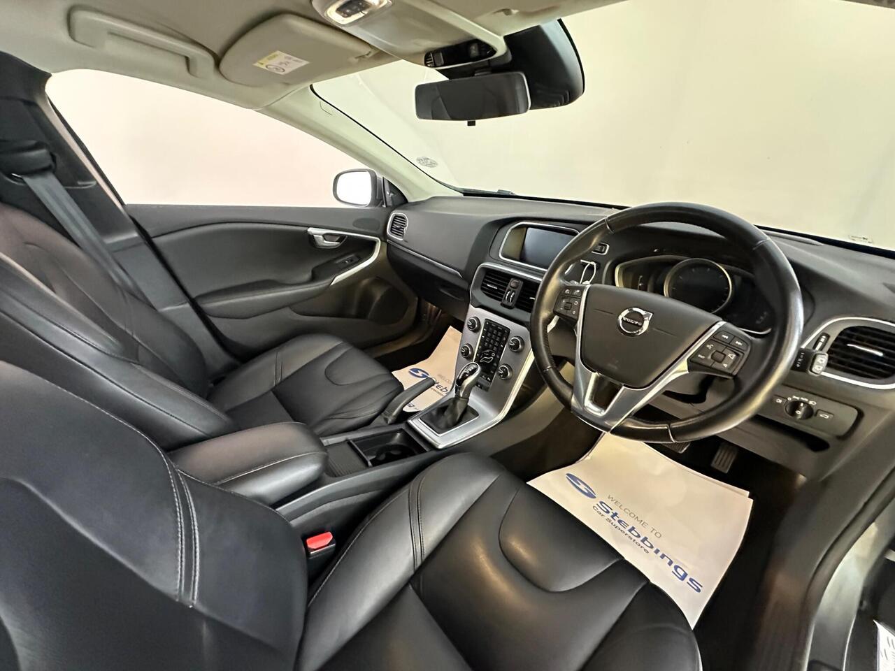 Volvo V40 KX68YTE