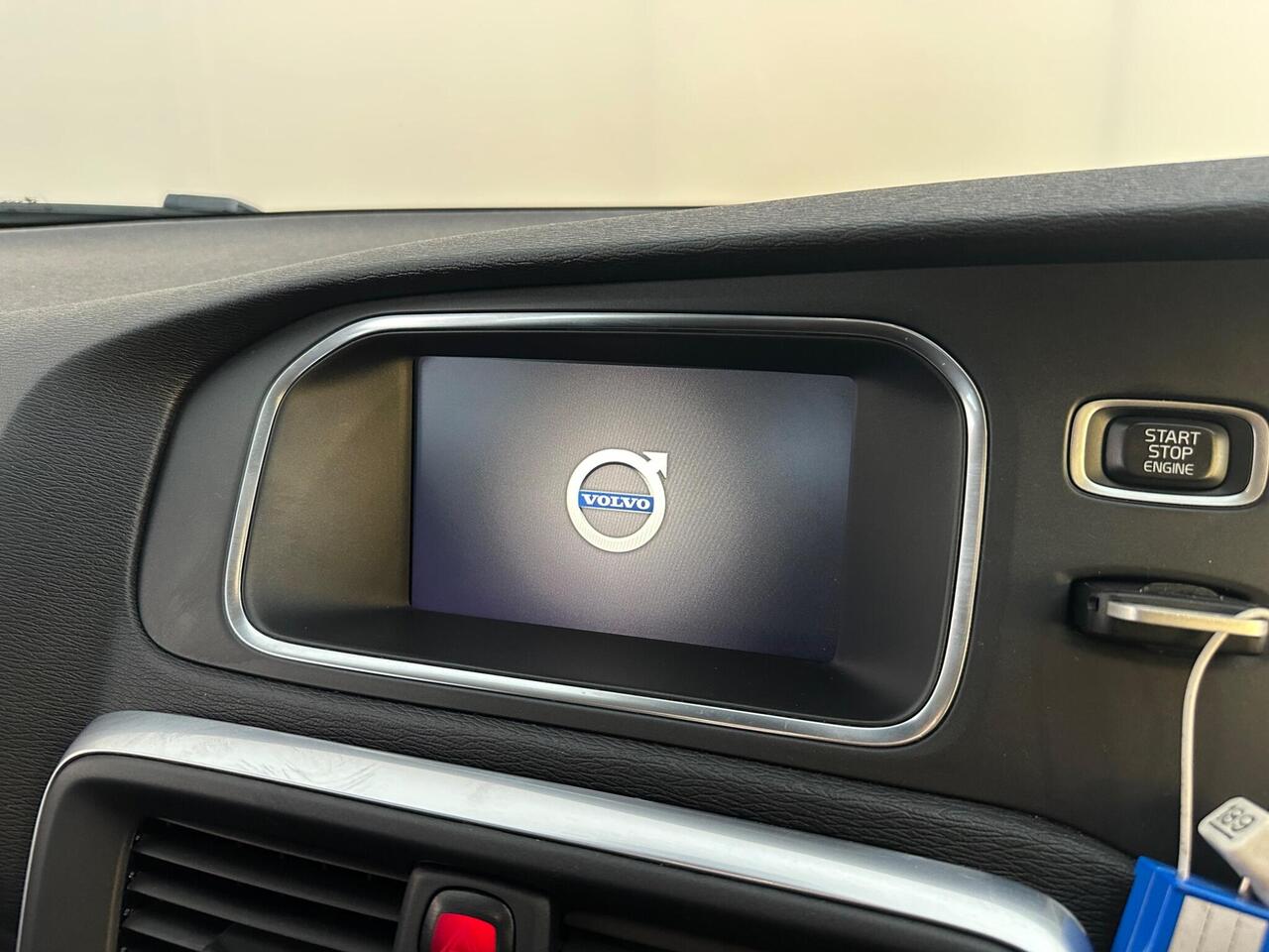 Volvo V40 KX68YTE
