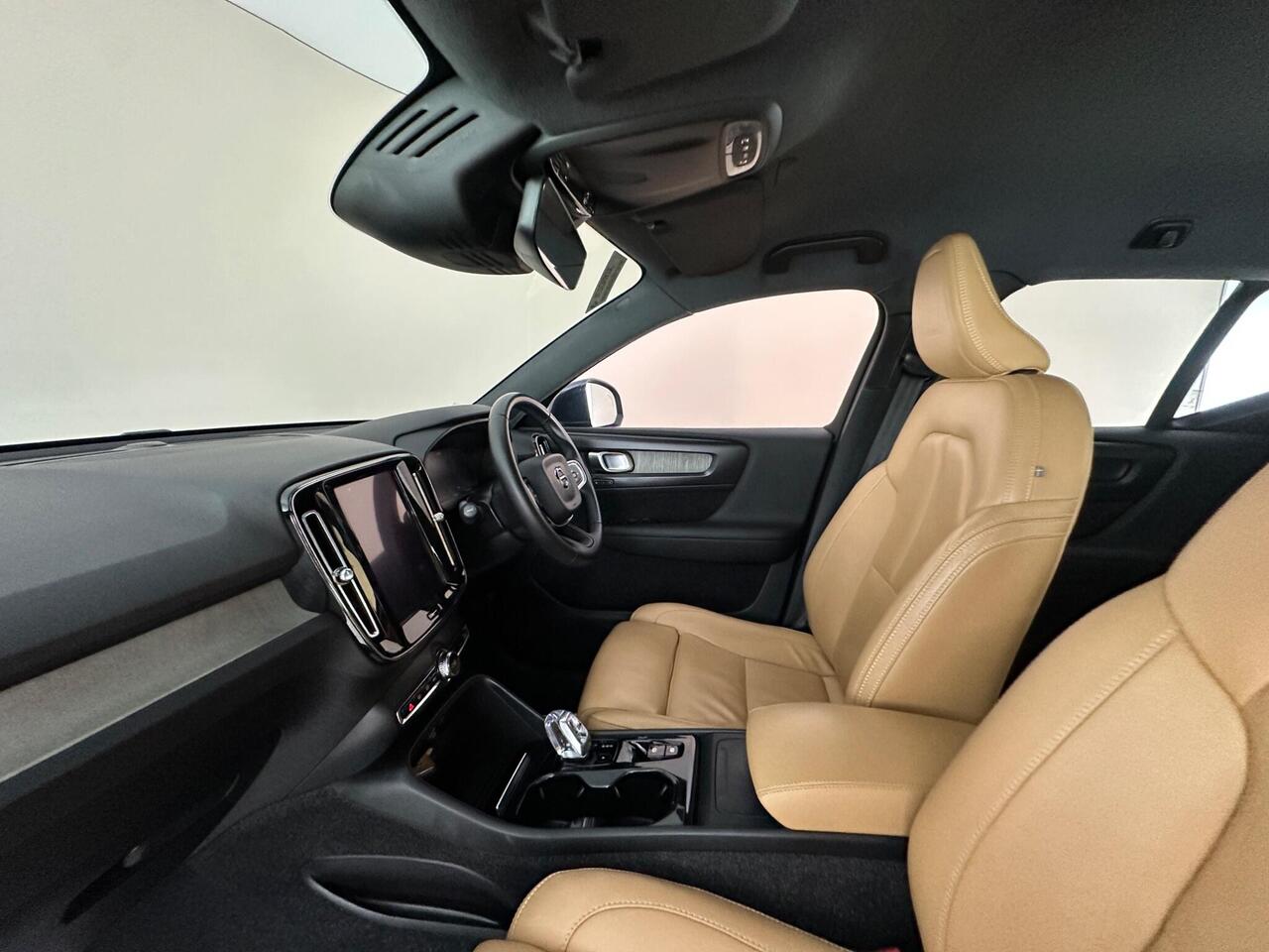 Volvo XC40 YW68VFY