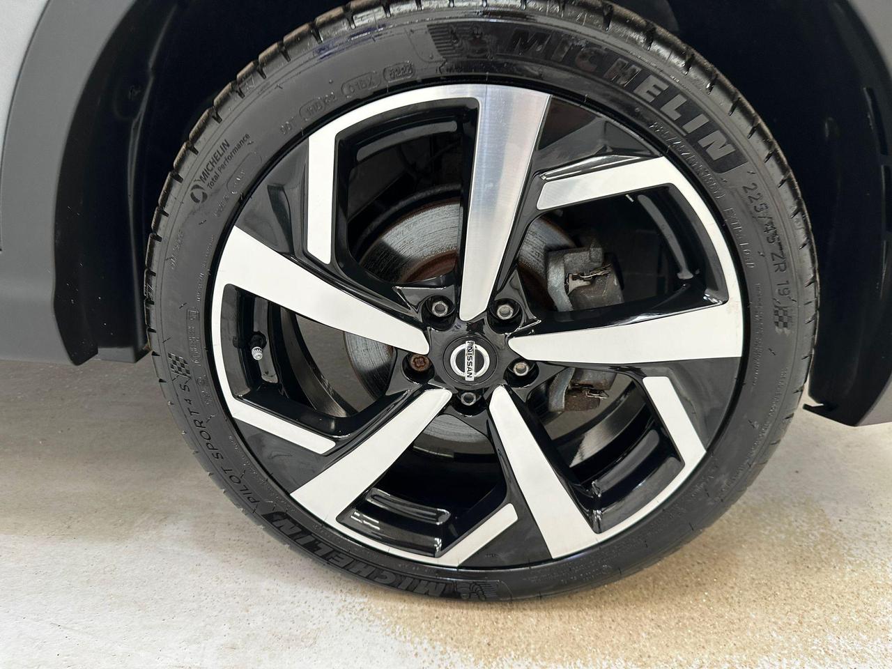 Nissan Qashqai LL68VEM