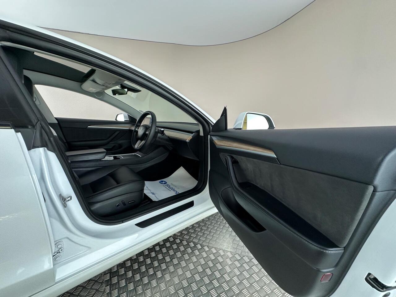 Tesla Model 3 AF72VMM