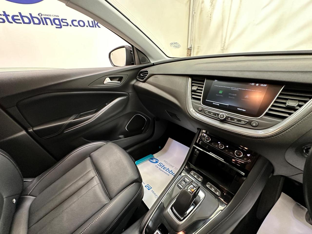 Vauxhall Grandland X BL69ZGN